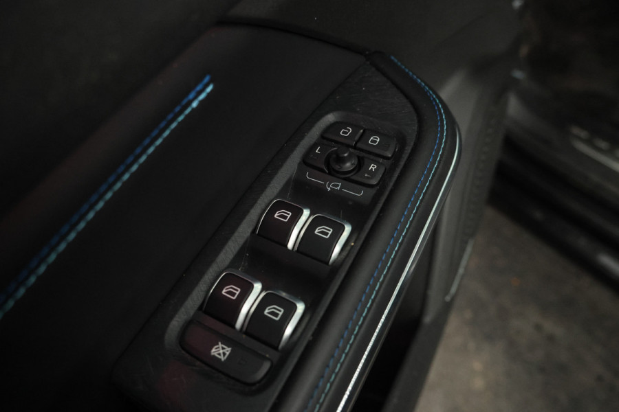 Lynk & Co 01 1.5 all black, navigatie, climate