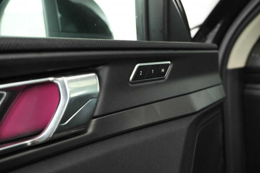 Lynk & Co 01 1.5 all black, navigatie, climate