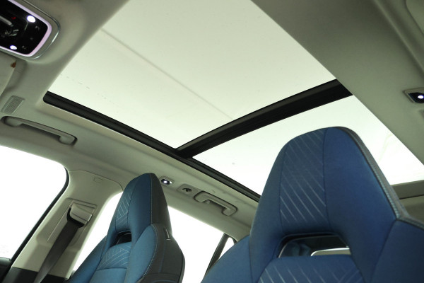 Lynk & Co 01 1.5 all black, navigatie, climate