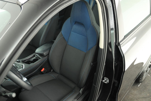 Lynk & Co 01 1.5 all black, navigatie, climate