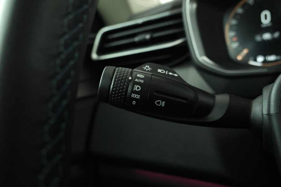 Lynk & Co 01 1.5 all black, navigatie, climate