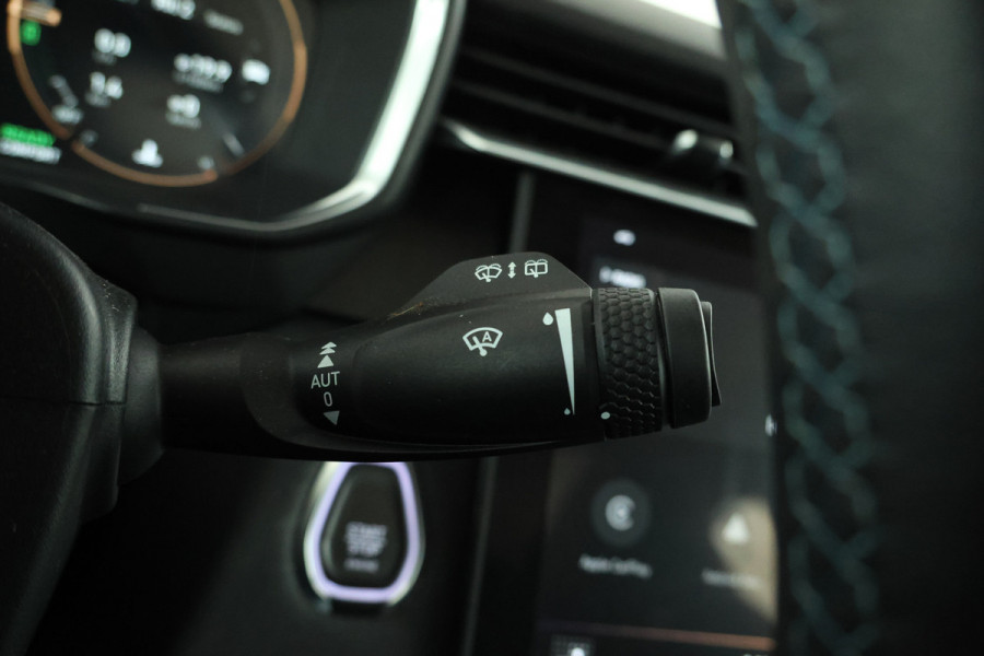 Lynk & Co 01 1.5 all black, navigatie, climate