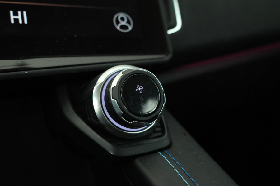 Lynk & Co 01 1.5 all black, navigatie, climate