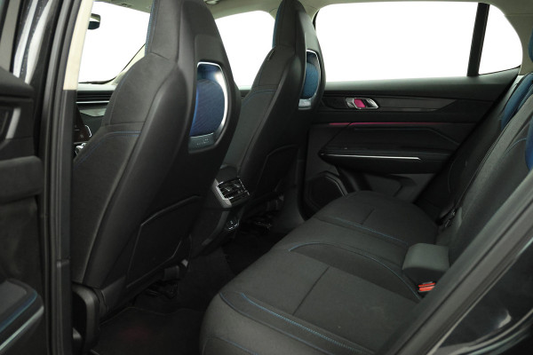 Lynk & Co 01 1.5 all black, navigatie, climate