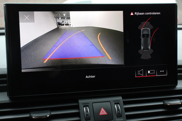 Audi Q5 50 TFSI e quattro PHEV Prestige | Navigatie | Apple Carplay/Android Auto | Adaptive Cruise Control | Parkeersensoren | Camera | Lane Assist | Elektrische achterklep | Matrix | LED koplampen | Dynamische knipperlichten | Inklapbare trekhaak | Virtual Cockpit | Stoelverwarming | Privacyglass | Ambienteverlichting Multicolor
