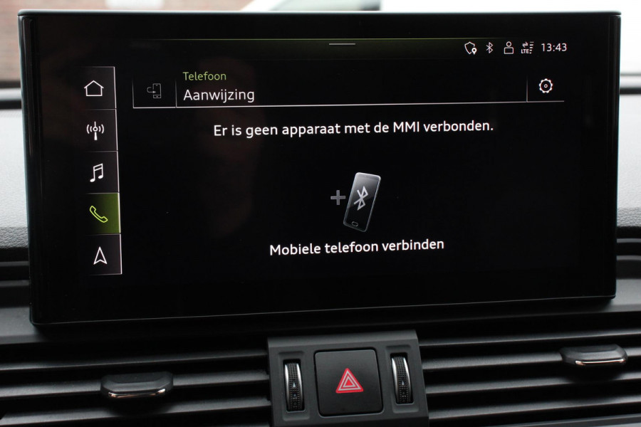 Audi Q5 50 TFSI e quattro PHEV Prestige | Navigatie | Apple Carplay/Android Auto | Adaptive Cruise Control | Parkeersensoren | Camera | Lane Assist | Elektrische achterklep | Matrix | LED koplampen | Dynamische knipperlichten | Inklapbare trekhaak | Virtual Cockpit | Stoelverwarming | Privacyglass | Ambienteverlichting Multicolor