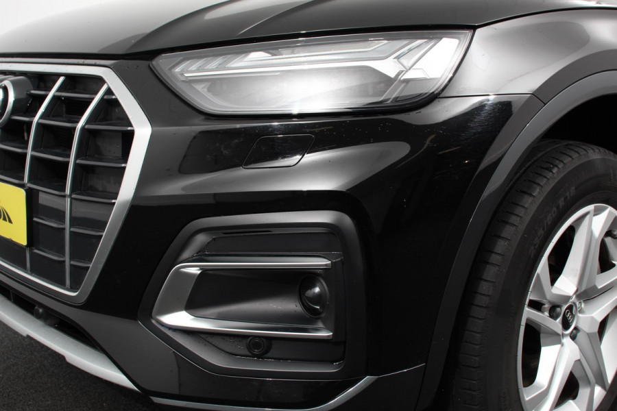 Audi Q5 50 TFSI e quattro PHEV Prestige | Navigatie | Apple Carplay/Android Auto | Adaptive Cruise Control | Parkeersensoren | Camera | Lane Assist | Elektrische achterklep | Matrix | LED koplampen | Dynamische knipperlichten | Inklapbare trekhaak | Virtual Cockpit | Stoelverwarming | Privacyglass | Ambienteverlichting Multicolor