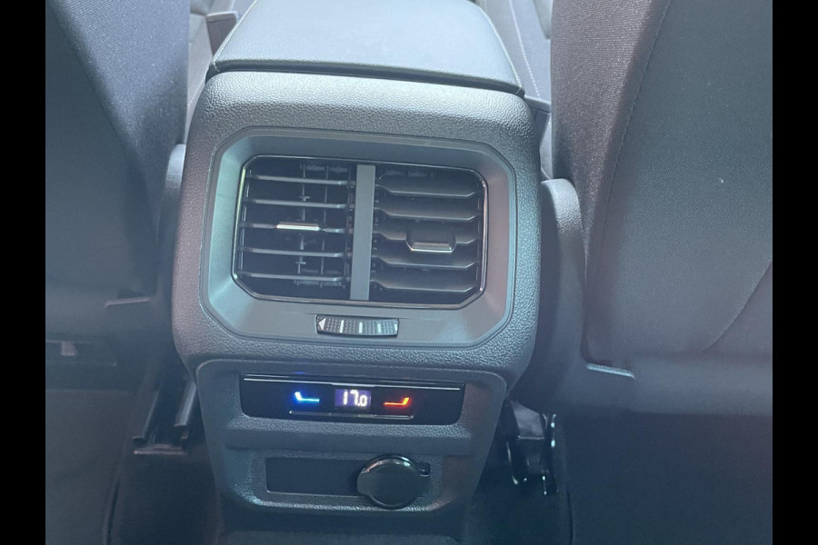 Volkswagen Tiguan 1.5 TSI 150pk DSG Elegance | Navigatie | Apple Carplay/Android Auto | Parkeersensoren | Camera | Adaptive Cruise Control | Stuur-en stoelverwarming | Matrix LED-koplampen | Virtual Cockpit | Getinte ramen | Climate Control | ErgoActive stoelen