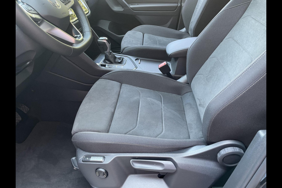 Volkswagen Tiguan 1.5 TSI 150pk DSG Elegance | Navigatie | Apple Carplay/Android Auto | Parkeersensoren | Camera | Adaptive Cruise Control | Stuur-en stoelverwarming | Matrix LED-koplampen | Virtual Cockpit | Getinte ramen | Climate Control | ErgoActive stoelen