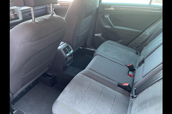 Volkswagen Tiguan 1.5 TSI 150pk DSG Elegance | Navigatie | Apple Carplay/Android Auto | Parkeersensoren | Camera | Adaptive Cruise Control | Stuur-en stoelverwarming | Matrix LED-koplampen | Virtual Cockpit | Getinte ramen | Climate Control | ErgoActive stoelen