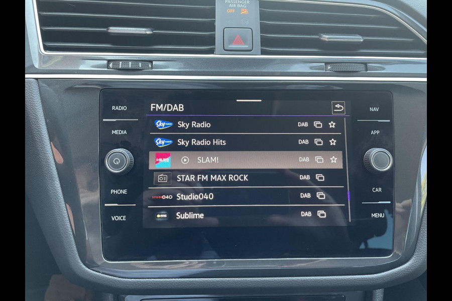 Volkswagen Tiguan 1.5 TSI 150pk DSG Elegance | Navigatie | Apple Carplay/Android Auto | Parkeersensoren | Camera | Adaptive Cruise Control | Stuur-en stoelverwarming | Matrix LED-koplampen | Virtual Cockpit | Getinte ramen | Climate Control | ErgoActive stoelen