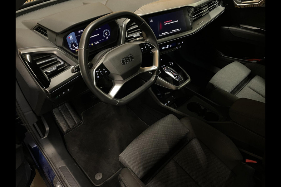Audi Q4 e-tron 40 Advanced edition 77 kWh|TREKHAAK|ACC|APPLE CARPLAY|CAMERA|STOELVERW|NAVI|INCL BTW|NL-AUTO|1e EIG| NAP|
