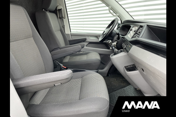 Volkswagen Transporter 2.0 TDI L2H1 Camera Cruise Trekhaak Voorruitverwarming