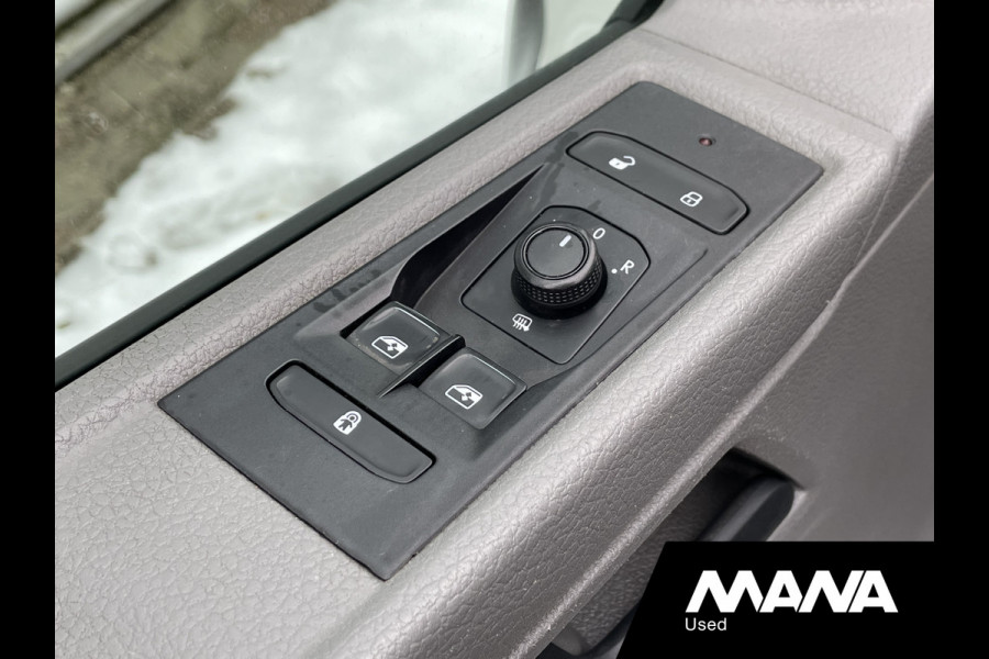 Volkswagen Transporter 2.0 TDI L2H1 Camera Cruise Trekhaak Voorruitverwarming