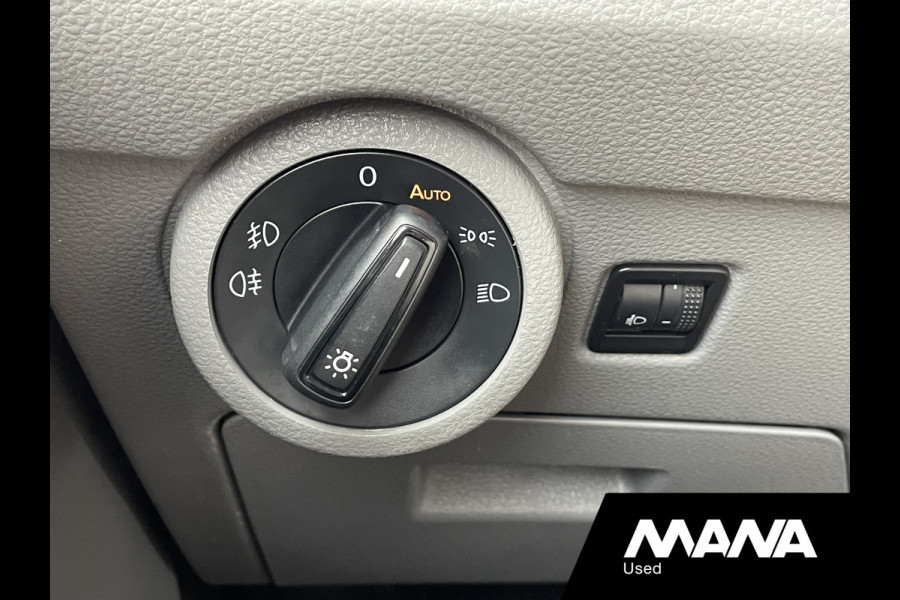Volkswagen Transporter 2.0 TDI L2H1 Camera Cruise Trekhaak Voorruitverwarming