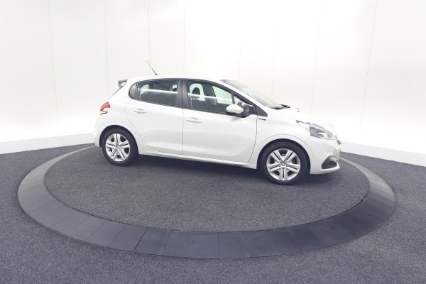 Peugeot 208 PureTech 82 Signature | Parkeersensoren | Apple CarPlay | Navigatie | Airco