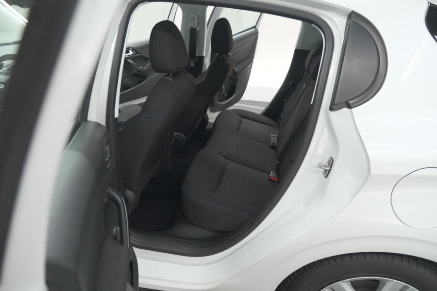 Peugeot 208 PureTech 82 Signature | Parkeersensoren | Apple CarPlay | Navigatie | Airco