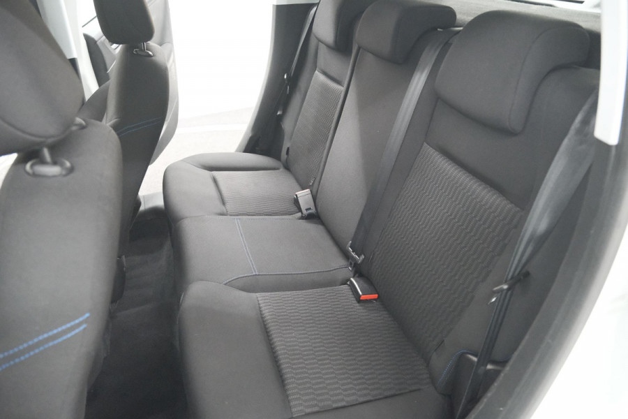 Peugeot 208 PureTech 82 Signature | Parkeersensoren | Apple CarPlay | Navigatie | Airco