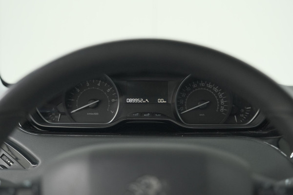 Peugeot 208 PureTech 82 Signature | Parkeersensoren | Apple CarPlay | Navigatie | Airco