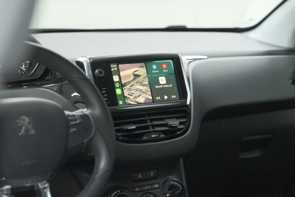 Peugeot 208 PureTech 82 Signature | Parkeersensoren | Apple CarPlay | Navigatie | Airco
