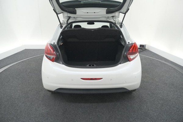 Peugeot 208 PureTech 82 Signature | Parkeersensoren | Apple CarPlay | Navigatie | Airco
