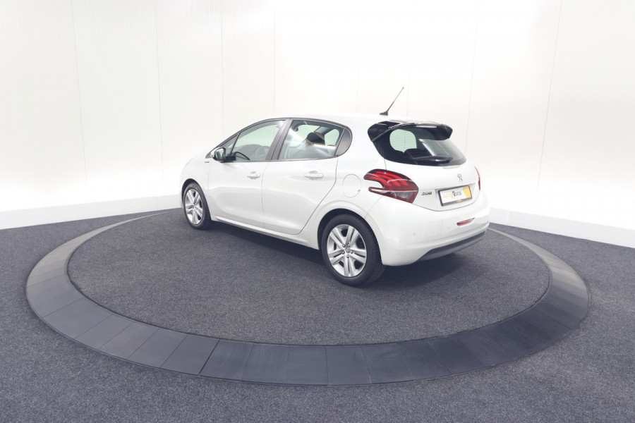 Peugeot 208 PureTech 82 Signature | Parkeersensoren | Apple CarPlay | Navigatie | Airco