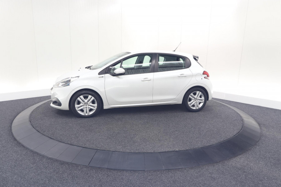 Peugeot 208 PureTech 82 Signature | Parkeersensoren | Apple CarPlay | Navigatie | Airco