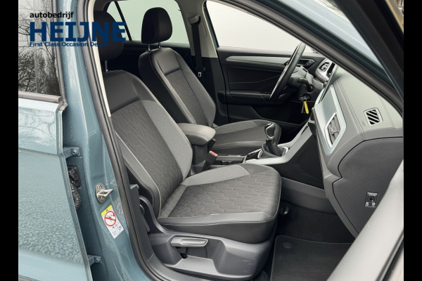 Volkswagen T-Roc TSI 115PK LIFE GOAL EDITION NAVI/CARPLAY/STOELVERWARMING