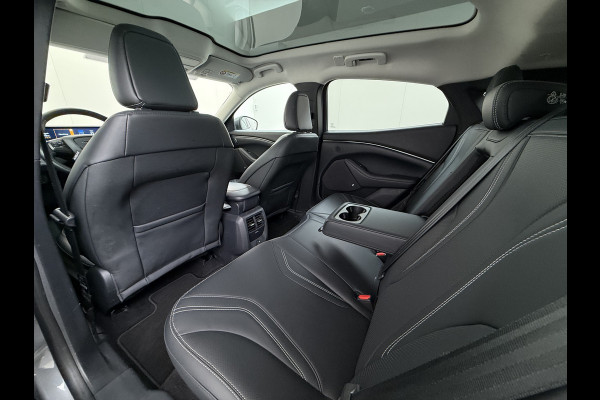 Ford Mustang Mach-E RWD 75kWh Leer (semi-)Autopilot PanoDak Trekhaak 360°Topview-Camera Adaptive-Cruise-Control Apple Carplay B&O®-Hifi 18" E DAB Lane-Assist Keyless-go Autonomous Emergency Braking ESP ASR Verkeersbordherkenning Vermoeidheidsherkenning Dodehoek-Detector 1e Eigenaar Origineel Nederlandse Auto Nieuwprijs €50.424