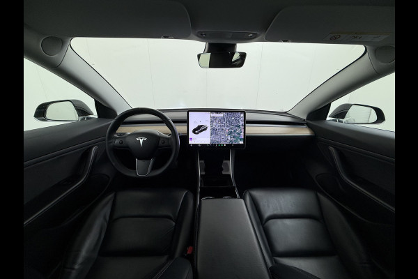 Tesla Model 3 RWD Plus 325PK Lmv 18" AutoPilot Leder Panoramadak Adaptive-Cruise Camera's Elektr.-Stuur+Stoelen+Spiegels+Geheugen+Easy-Entry+V Navi LED ACC DAB Voorverwarmen interieur via App Keyless One-Pedal-Drive Origineel Nederlandse Auto
