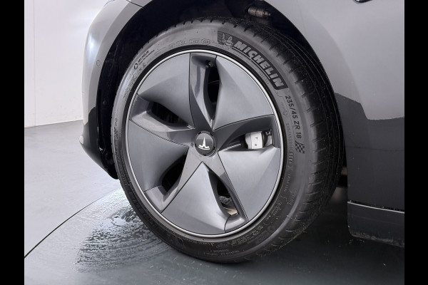 Tesla Model 3 RWD Plus 325PK Lmv 18" AutoPilot Leder Panoramadak Adaptive-Cruise Camera's Elektr.-Stuur+Stoelen+Spiegels+Geheugen+Easy-Entry+V Navi LED ACC DAB Voorverwarmen interieur via App Keyless One-Pedal-Drive Origineel Nederlandse Auto