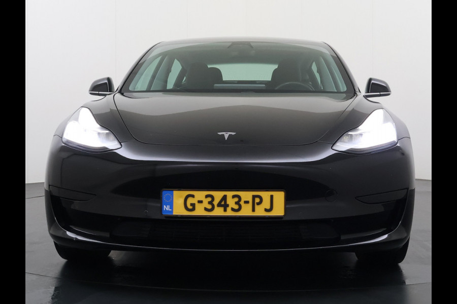 Tesla Model 3 RWD Plus 325PK Lmv 18" AutoPilot Leder Panoramadak Adaptive-Cruise Camera's Elektr.-Stuur+Stoelen+Spiegels+Geheugen+Easy-Entry+V Navi LED ACC DAB Voorverwarmen interieur via App Keyless One-Pedal-Drive Origineel Nederlandse Auto