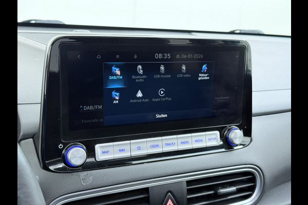 Hyundai Kona EV 64kWh SOH 100% Fase 3 Warmtepomp Leder Schuif-/kanteldak Head-Up Display Adap.Cruise Apple Carplay Android Auto Navi Ecc Came Keyless Stoelverwarming/Koeling Stuurverwarming Elek.Stoelen Blind Spot Monitoring Lane Assist DAB Led Origineel Nederlandse Auto Super compleet!