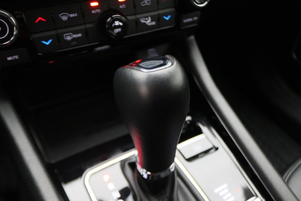 Jeep Compass 4xe 240 Plug-in Hybrid Electric S Leer, Virtual Cockpit, Camera, Stuur-/Stoelverw., Apple Carplay, ACC, 19"