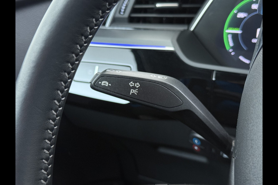 Audi e-tron 50 Quattro 71kWh SOH 90% Leder Camera Panoramadak Adap.Cruise Apple Carplay Android Auto Business Edition Plus Elek.Stoelen Memory Elek.Achterklep Stoelverwarming Led Lmv 21" Optiek-pakket zwart Origineel Nederlandse Auto