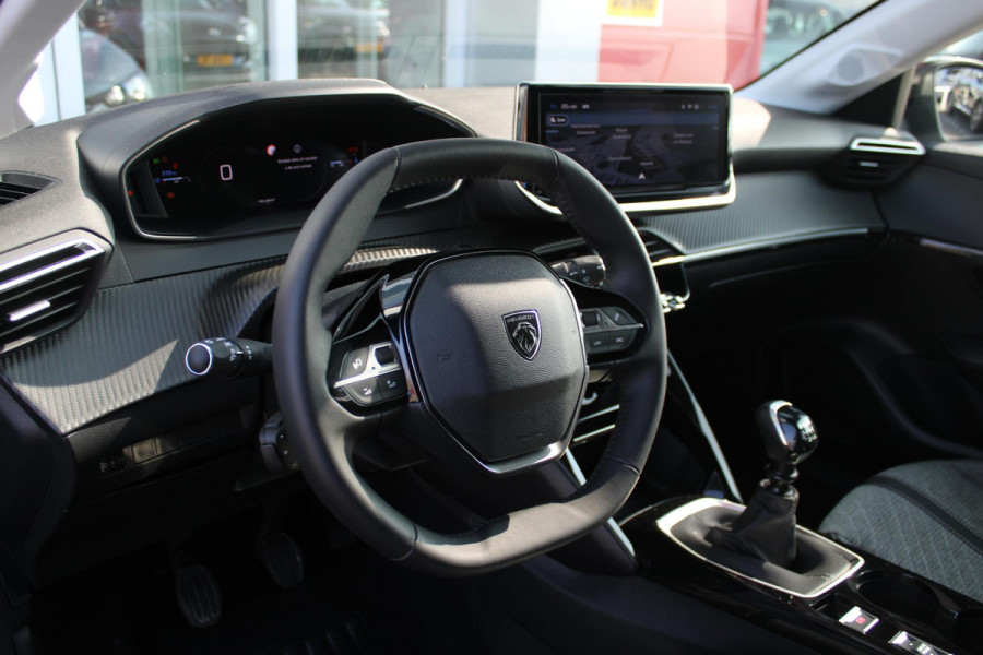 Peugeot 208 1.2 100PK ALLURE | CAMERA VOOR + ACHTER | KEYLESS ENTRY/START | DODEHOEK DETECTIE | NAVIGATIE | DRAADLOZE APPLE CARPLAY/ANDROID AUTO | PARKEERSENSOREN VOOR + ACHTER | ADAPTIVE CRUISE CONTROL | DAB+ RADIO | LED KOPLAMPEN |
