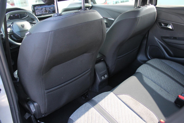 Peugeot 208 1.2 100PK ALLURE | CAMERA VOOR + ACHTER | KEYLESS ENTRY/START | DODEHOEK DETECTIE | NAVIGATIE | DRAADLOZE APPLE CARPLAY/ANDROID AUTO | PARKEERSENSOREN VOOR + ACHTER | ADAPTIVE CRUISE CONTROL | DAB+ RADIO | LED KOPLAMPEN |