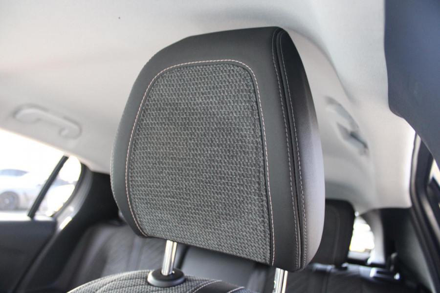 Peugeot 208 1.2 100PK ALLURE | CAMERA VOOR + ACHTER | KEYLESS ENTRY/START | DODEHOEK DETECTIE | NAVIGATIE | DRAADLOZE APPLE CARPLAY/ANDROID AUTO | PARKEERSENSOREN VOOR + ACHTER | ADAPTIVE CRUISE CONTROL | DAB+ RADIO | LED KOPLAMPEN |