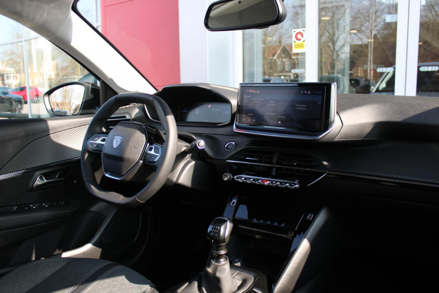 Peugeot 208 1.2 100PK ALLURE | CAMERA VOOR + ACHTER | KEYLESS ENTRY/START | DODEHOEK DETECTIE | NAVIGATIE | DRAADLOZE APPLE CARPLAY/ANDROID AUTO | PARKEERSENSOREN VOOR + ACHTER | ADAPTIVE CRUISE CONTROL | DAB+ RADIO | LED KOPLAMPEN |