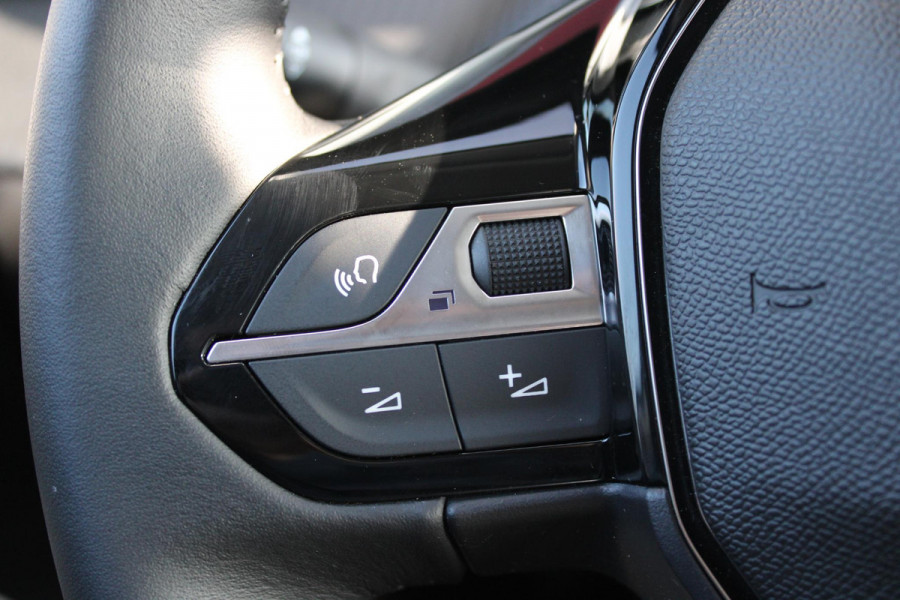 Peugeot 208 1.2 100PK ALLURE | CAMERA VOOR + ACHTER | KEYLESS ENTRY/START | DODEHOEK DETECTIE | NAVIGATIE | DRAADLOZE APPLE CARPLAY/ANDROID AUTO | PARKEERSENSOREN VOOR + ACHTER | ADAPTIVE CRUISE CONTROL | DAB+ RADIO | LED KOPLAMPEN |