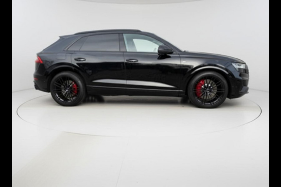 Audi Q8 55 TFSI quattro * S-line * Panoramadak * Dealer onderh. *
