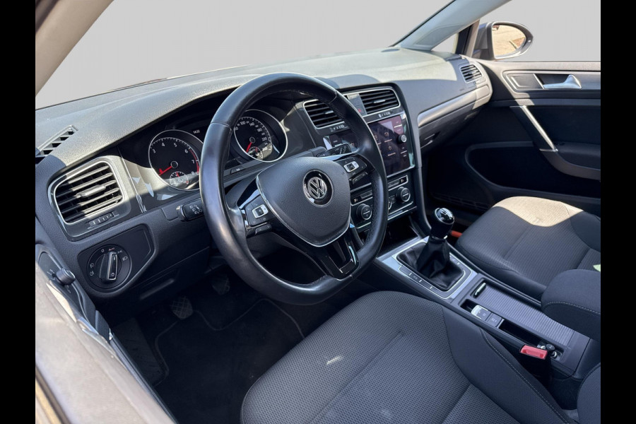 Volkswagen Golf 1.5 TSI Comfortline Business  | 130PK | adaptive cruise | trekhaak | Apple Carplay/Android Auto