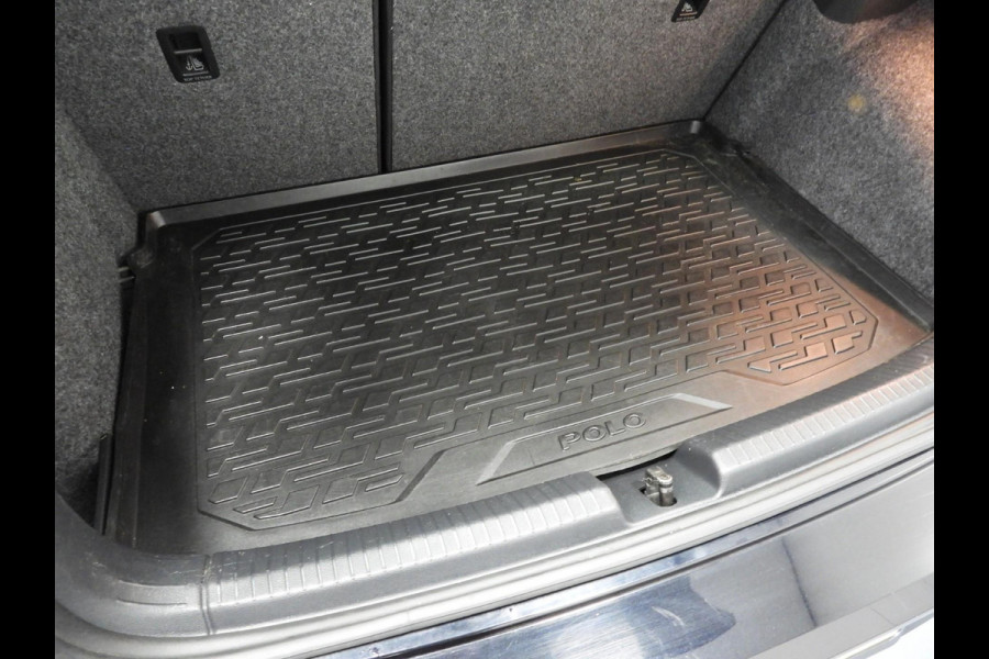 Volkswagen Polo 1.0 TSI Comfortline Business NAVI/CLIMA/CAMERA/17"LMV!