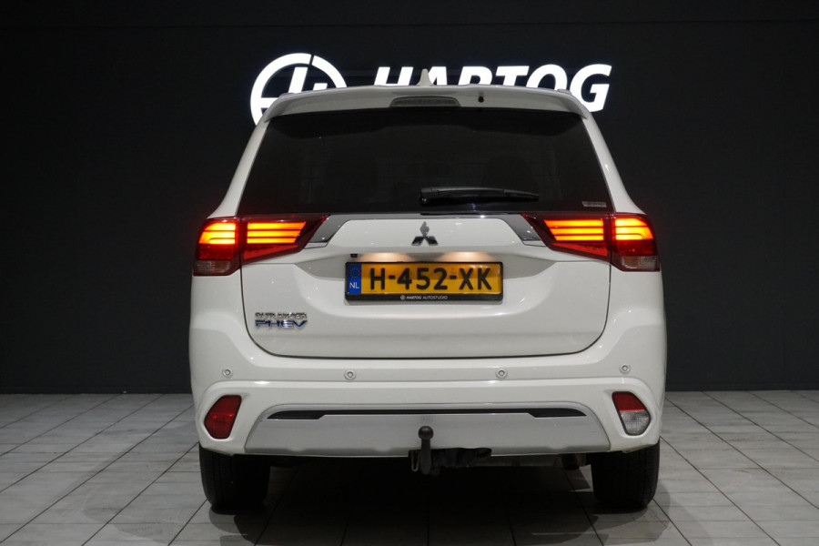 Mitsubishi Outlander 2.4 PHEV Pure + TREKHAAK / CARPLAY / CAMERA / STOELVERWARMING /