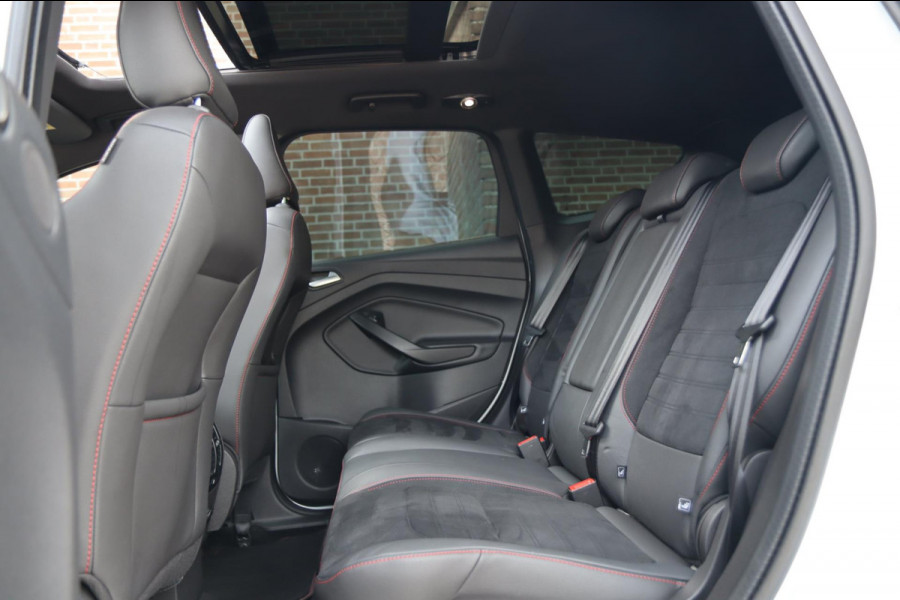 Ford Kuga 1.5 EcoBoost ST Line / PANODAK / KEYLESS / CAMERA / CARPLAY / STOEL+STUURVERW