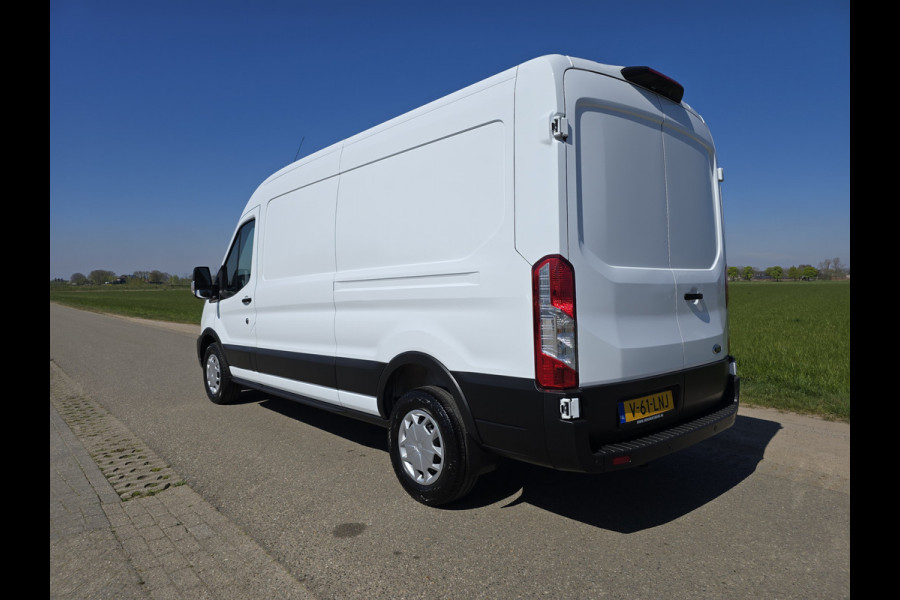 Ford Transit 350 2.0 TDCI L3H2 Trend - 130 Pk - Euro 6 - ParkeerCamera - Airco - Cruise Control