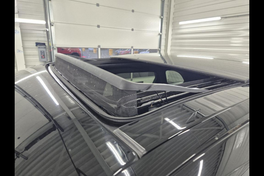 Land Rover Range Rover Velar 3.0 V6 SC AWD HSE Pano.dak Airsusp. Leer Orig.NL