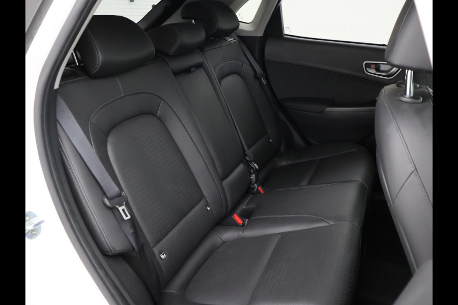 Hyundai Kona EV PREMIUM SKY 64 KWH + SCHUIFDAK | LEDER | TREKHAAK | STOELVENTILATIE | HEAD-UP | CAMERA | ADAPTIVE CRUISE CONTROL