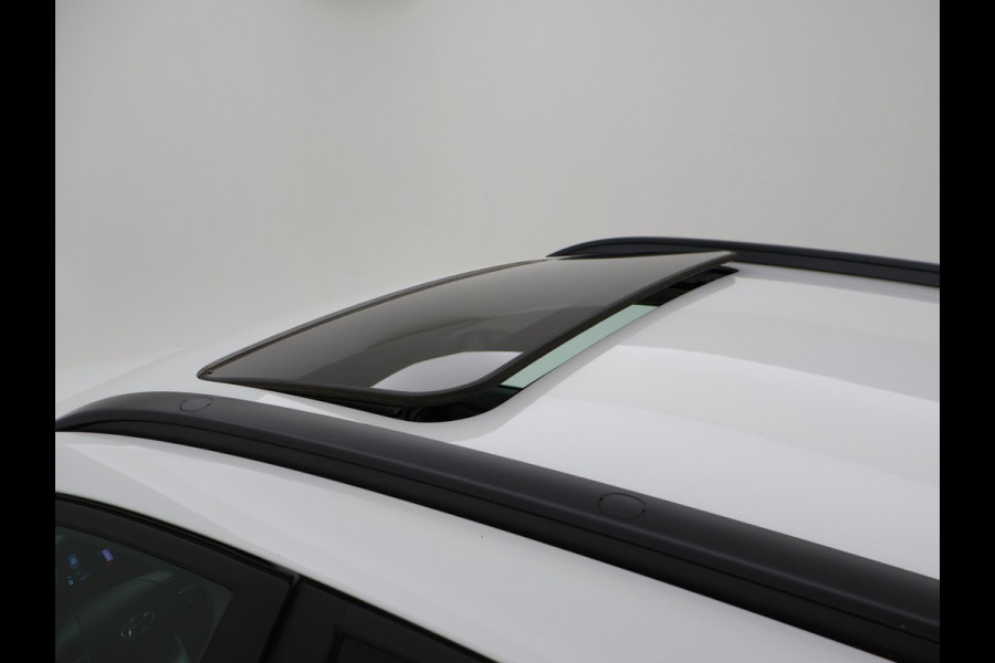 Hyundai Kona EV PREMIUM SKY 64 KWH + SCHUIFDAK | LEDER | TREKHAAK | STOELVENTILATIE | HEAD-UP | CAMERA | ADAPTIVE CRUISE CONTROL