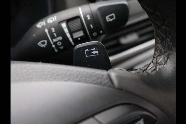 Hyundai Kona EV PREMIUM SKY 64 KWH + SCHUIFDAK | LEDER | TREKHAAK | STOELVENTILATIE | HEAD-UP | CAMERA | ADAPTIVE CRUISE CONTROL
